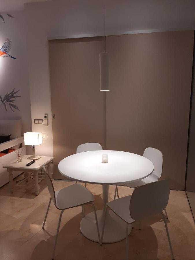 Estudio Con Parking Privado Appartement Madrid Buitenkant foto