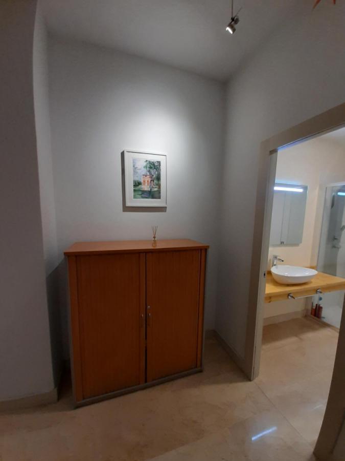 Estudio Con Parking Privado Appartement Madrid Buitenkant foto